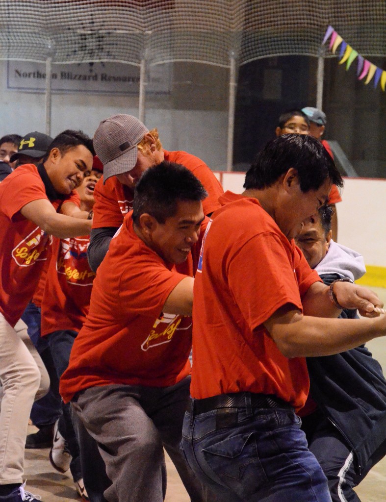 red adults tug cu