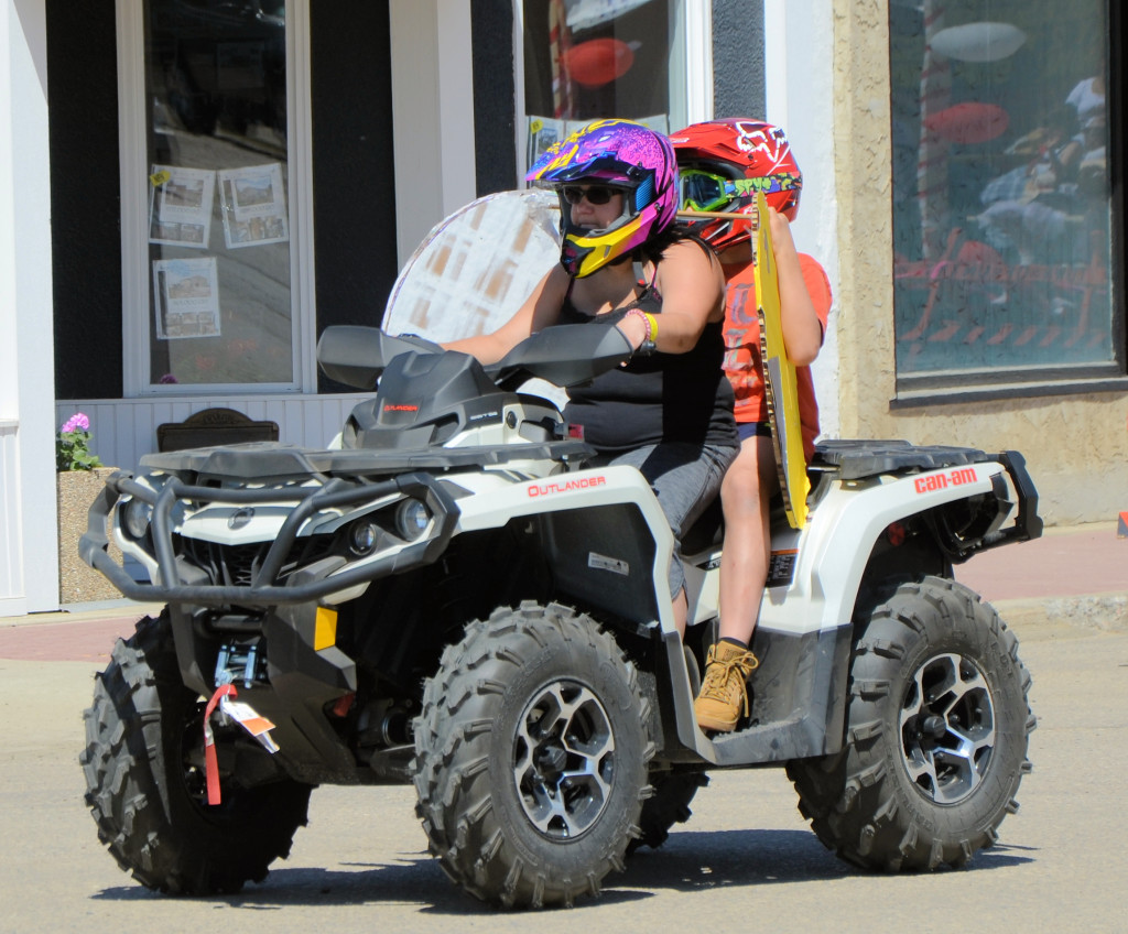 parade atv_5022