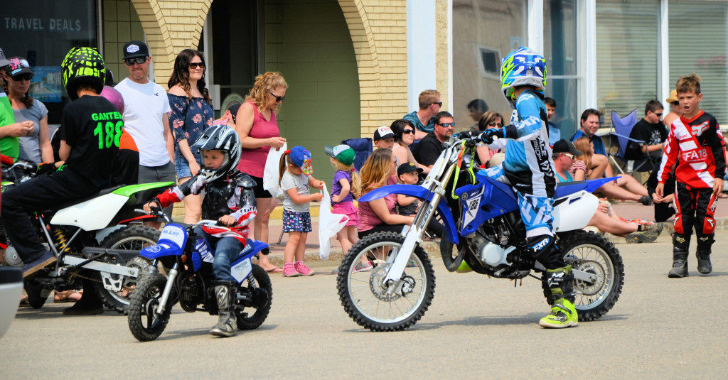 Unity Motocross Club with all sizes of bikes & riders!