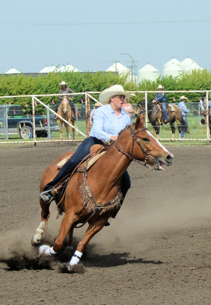 barrel racing at Unity SK